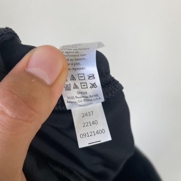 SPANXshape Faux Leather legging - Picture 8 of 9